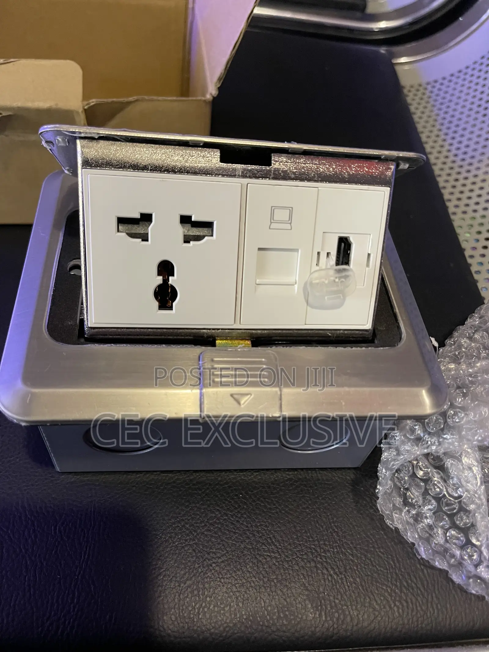 Mk Uk Table Socket With USB/Data and Hdmi