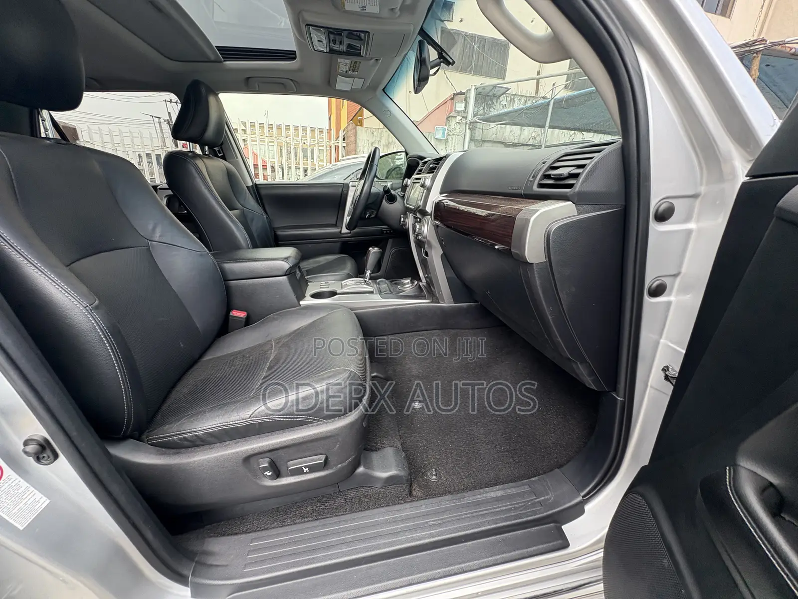 Toyota 4-Runner Limited 4dr SUV 4WD (4.0L 6cyl 5A) 2015 Silver