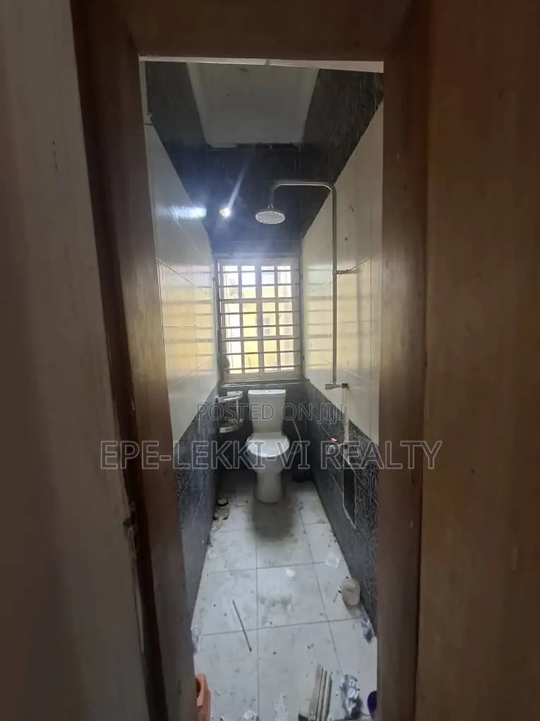 Studio Apartment in Lekki Phase 1 for rent