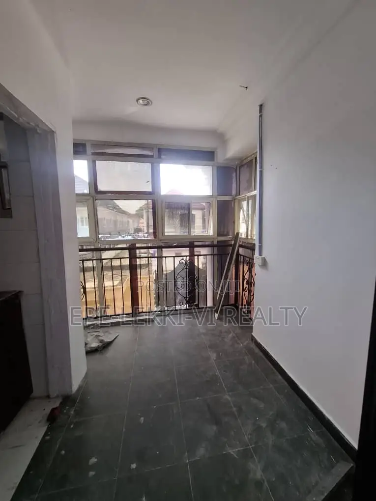 Studio Apartment in Lekki Phase 1 for rent