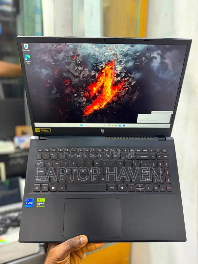 Laptop Acer Nitro V 15 16GB Intel Core i7 SSD 1T