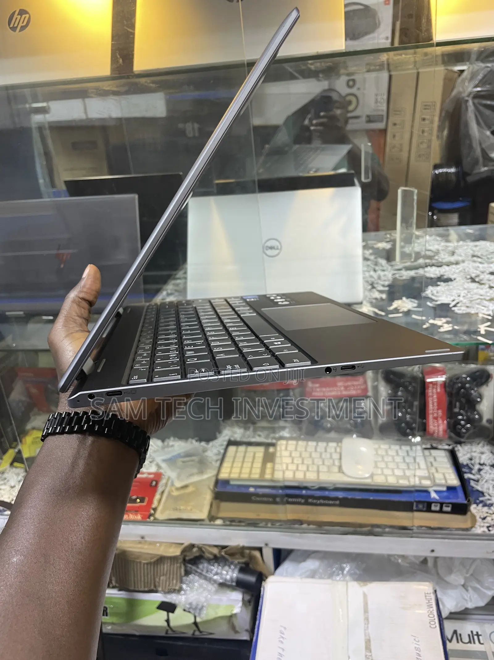 Laptop Medion Erazer X6805 4GB Intel Celeron SSD 128GB