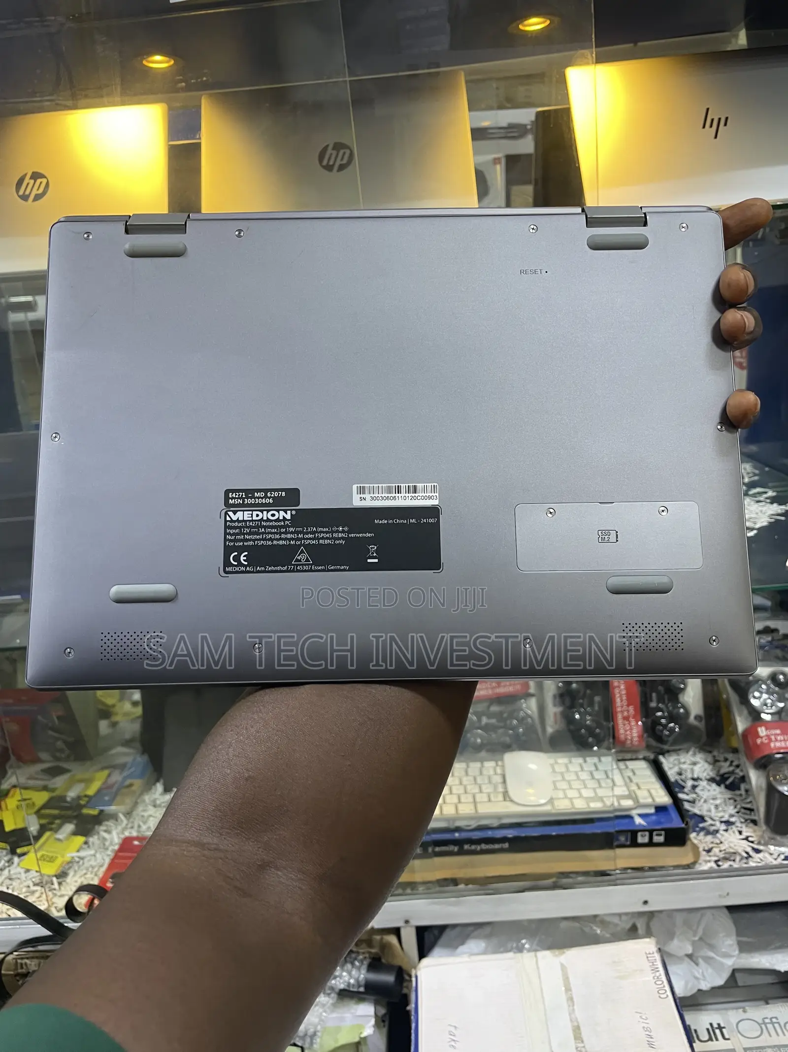 Laptop Medion Erazer X6805 4GB Intel Celeron SSD 128GB