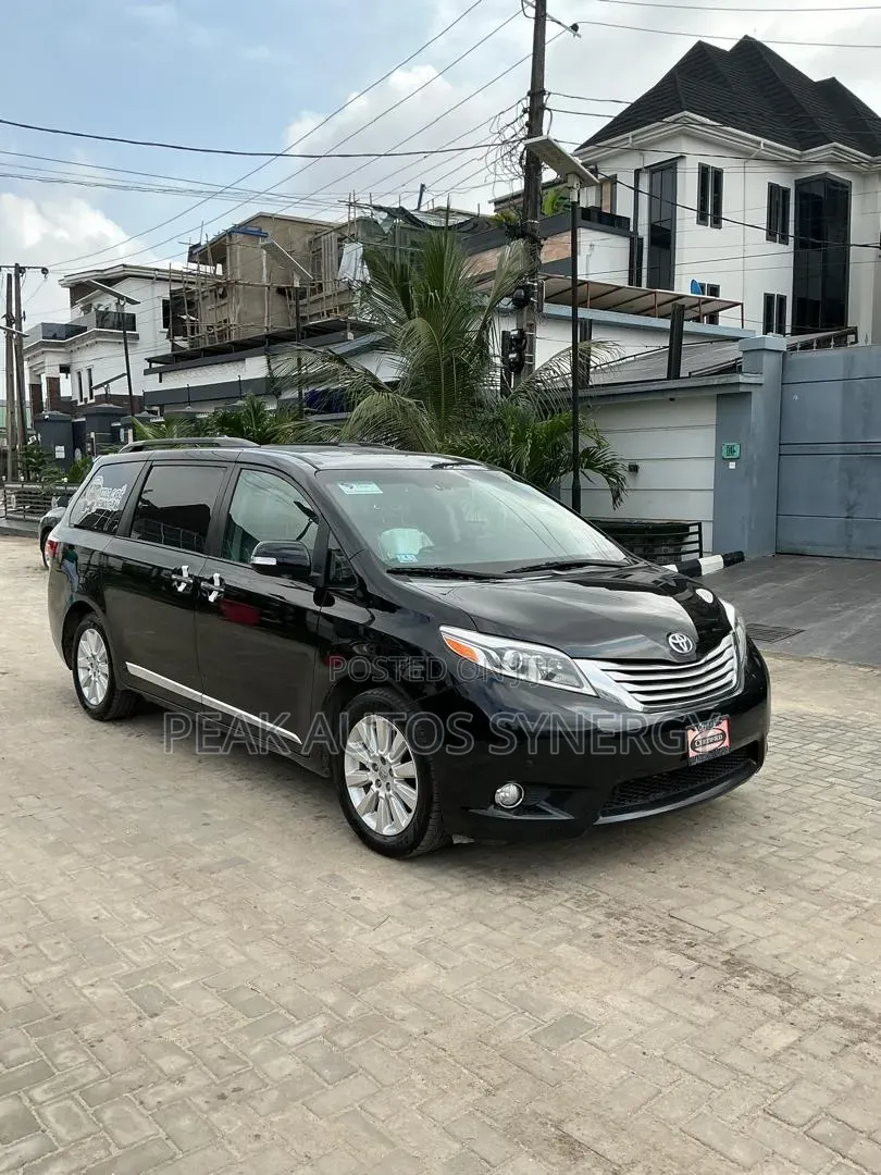 Toyota Sienna 2016 Black