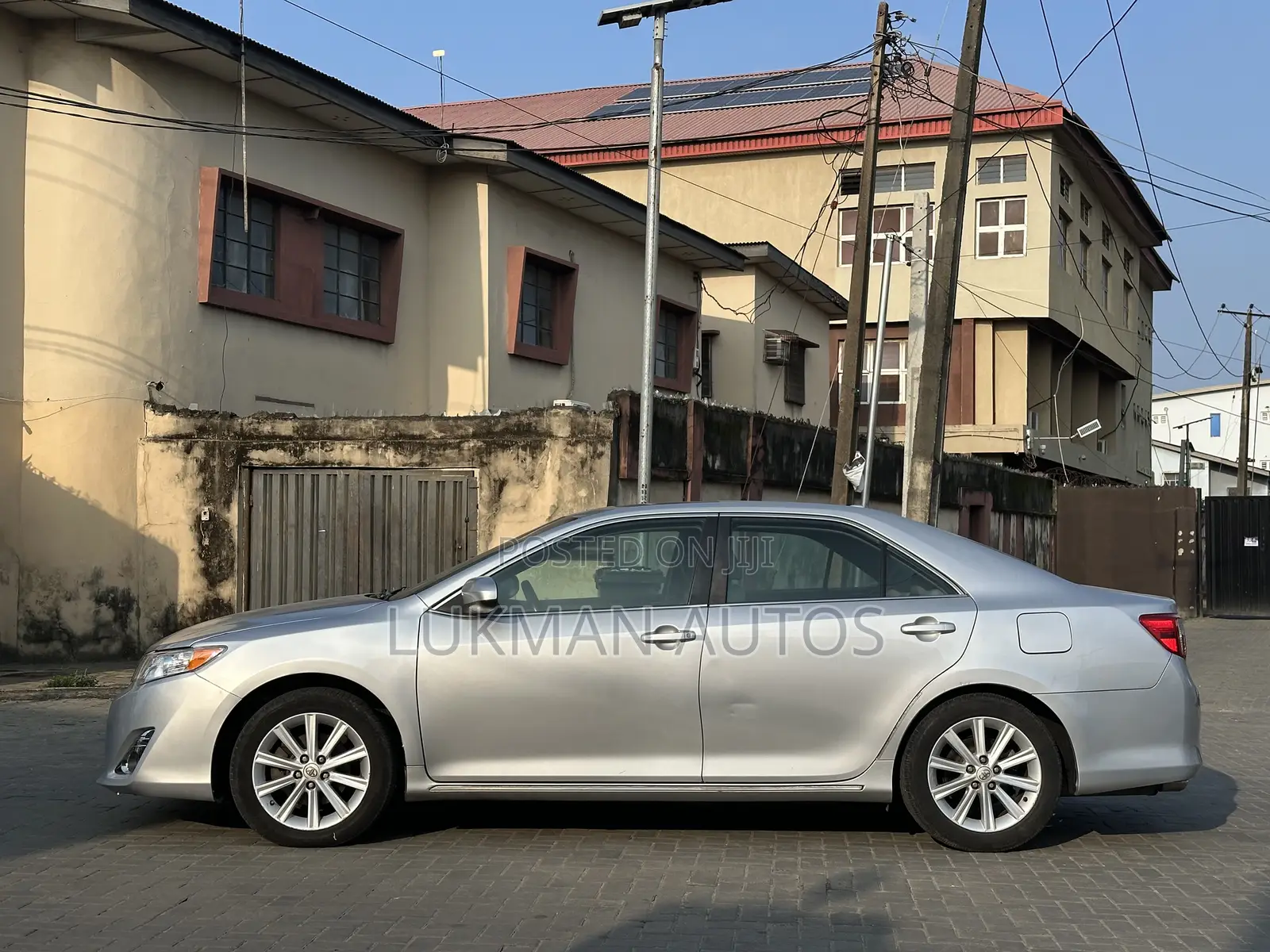 Toyota Camry XLE 4dr Sedan (3.5L 6cyl 6A) 2014 Silver