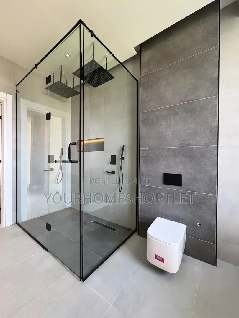 Contemporary 5 Bedroom Detached With Pool, Cinema and Bq