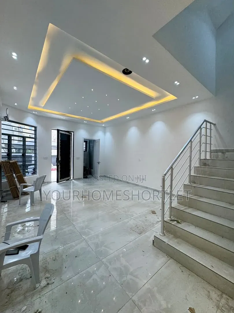 Luxury 4 Bedroom Townhouse With a Bq