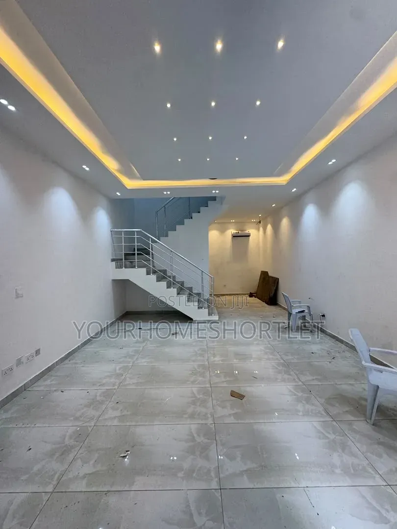 Luxury 4 Bedroom Townhouse With a Bq