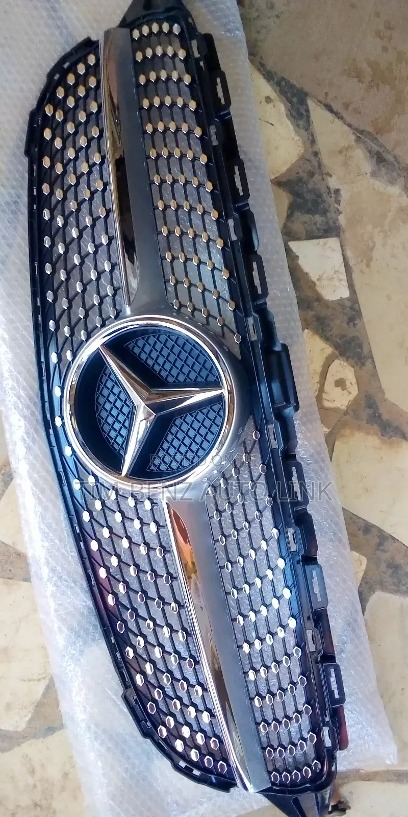 Front Grill C300 W205 015 Diamond/Direct