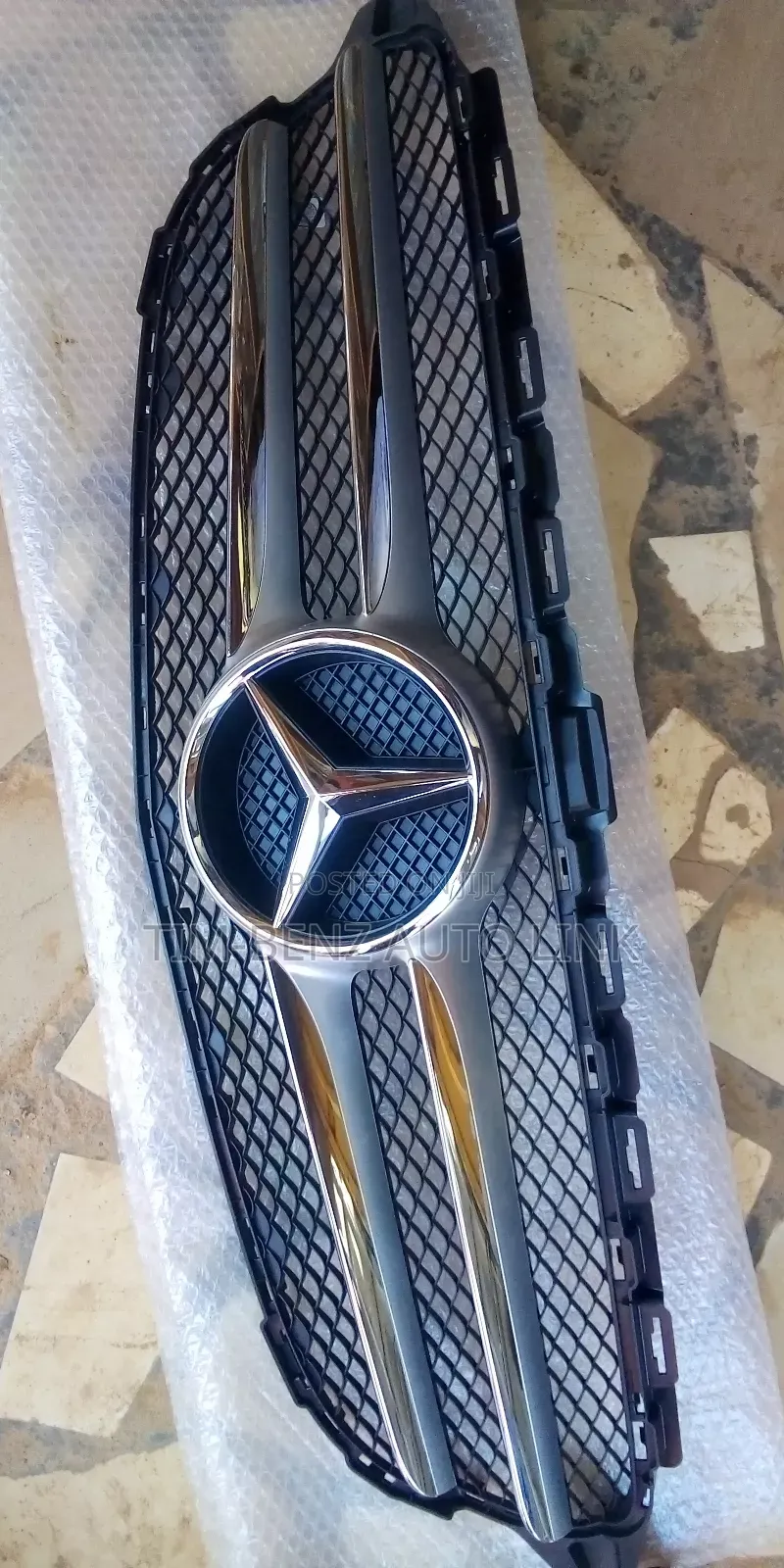 Front Grill C300 W205 015 Diamond/Direct