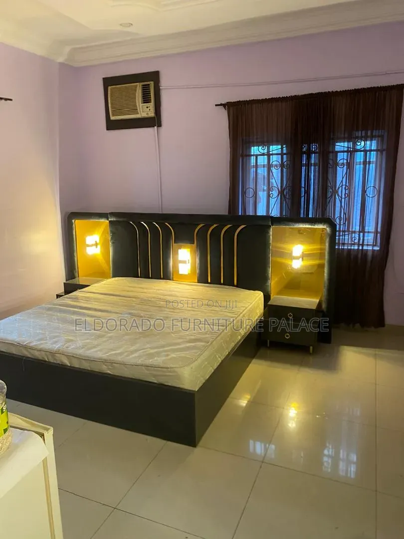 6x6 Padded Bedframe With Lightings