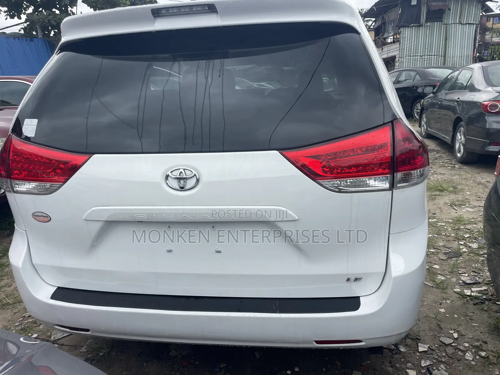 Toyota Sienna LE AWD 7-Passenger 2013 White