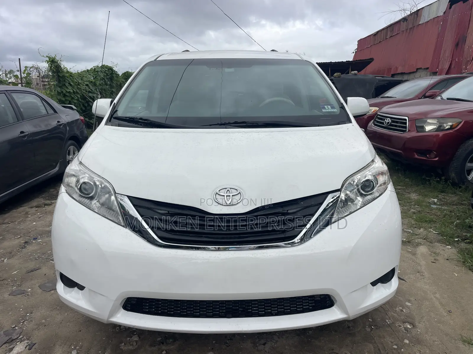 Toyota Sienna LE AWD 7-Passenger 2013 White