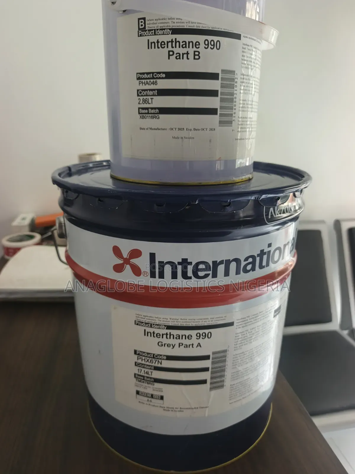 Akzonobel Interthane 990 a B International Marine Paint