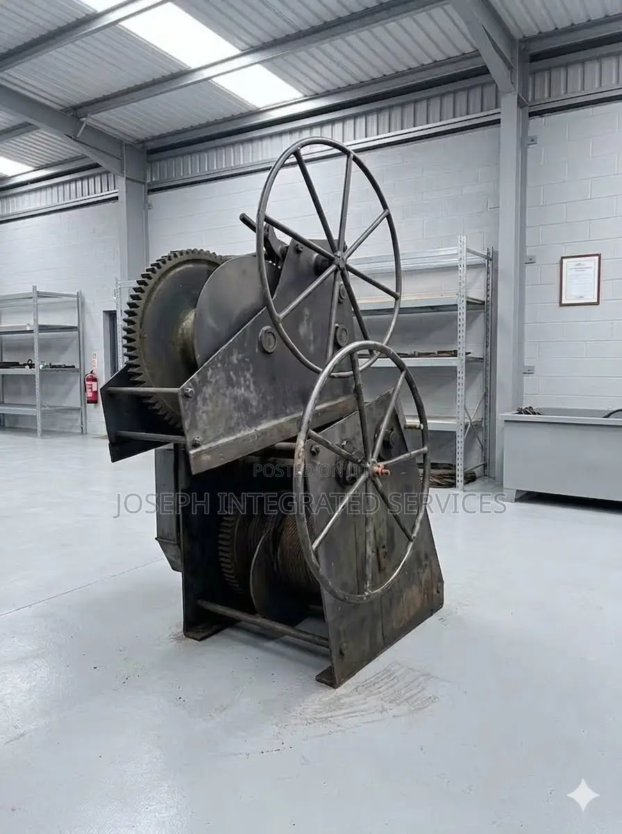 Heavy-Duty Manual Winch or Windlass