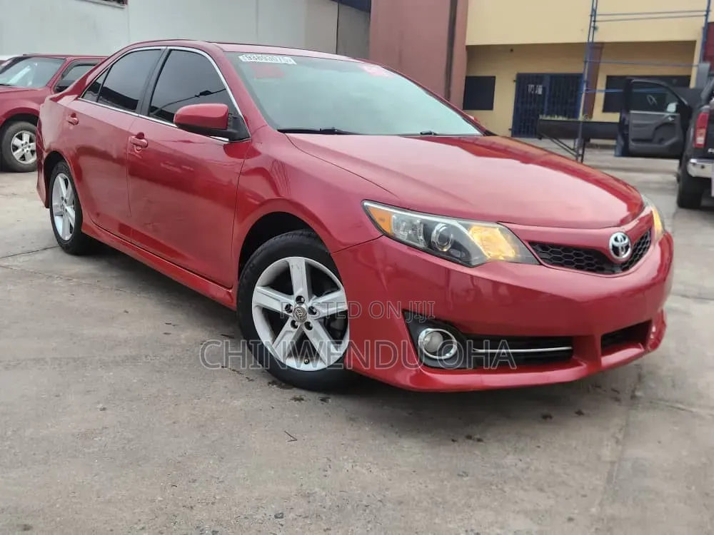 Toyota Camry 2014 Red