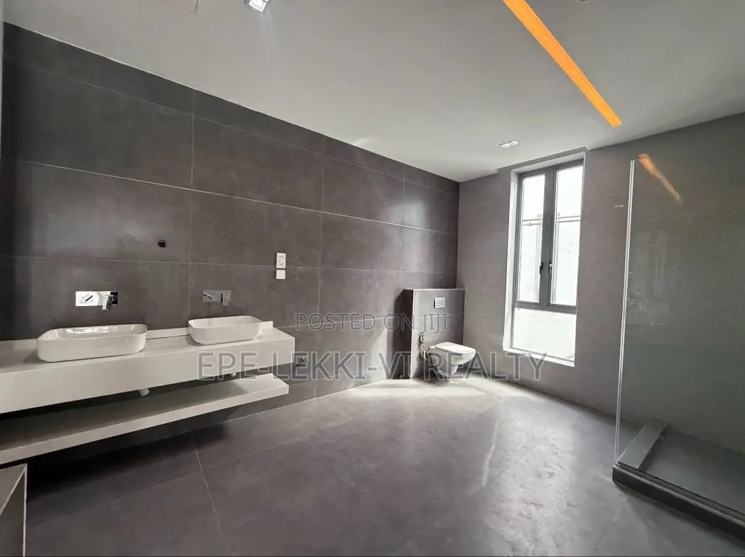 5bdrm Duplex in Ikoyi for sale