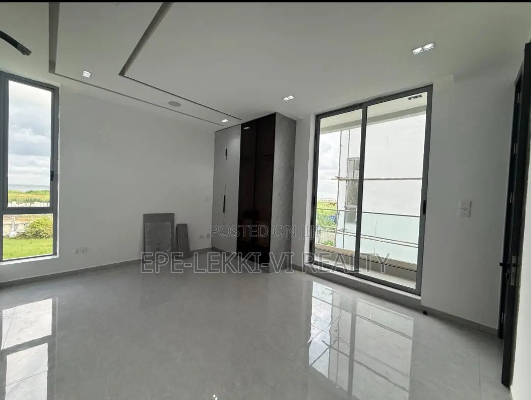5bdrm Duplex in Ikoyi for sale