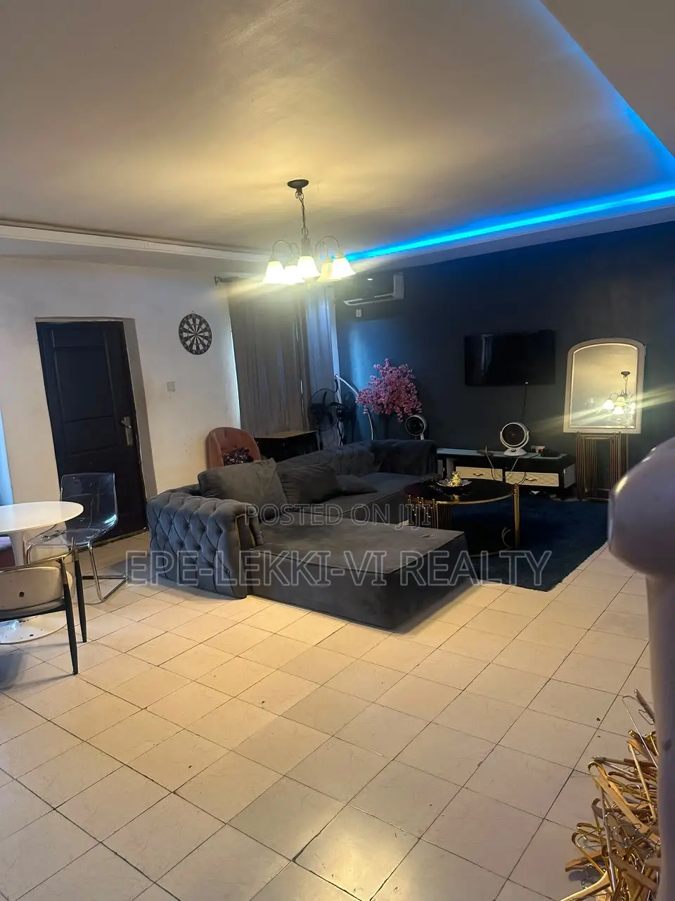 3bdrm Apartment in Lekki Phase 1 for rent