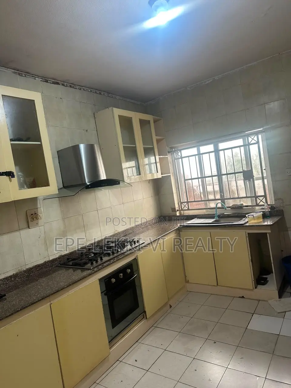 3bdrm Apartment in Lekki Phase 1 for rent
