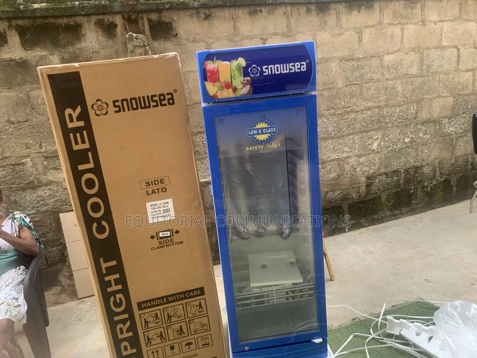 SNOWSEA LC-300W Display Refrigerator With Efficient Air Cooling System