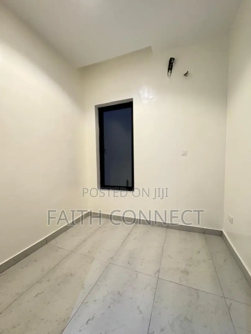 5bdrm Duplex in Lekki, Chevron for sale