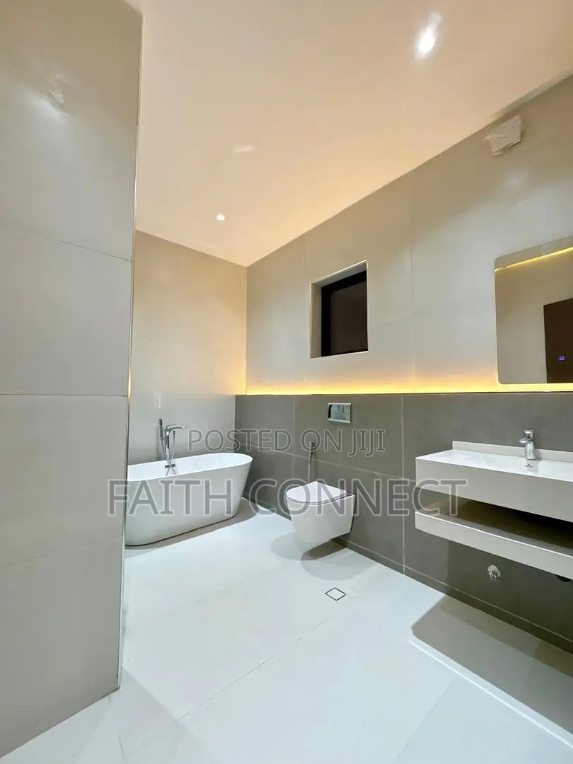 5bdrm Duplex in Lekki, Chevron for sale