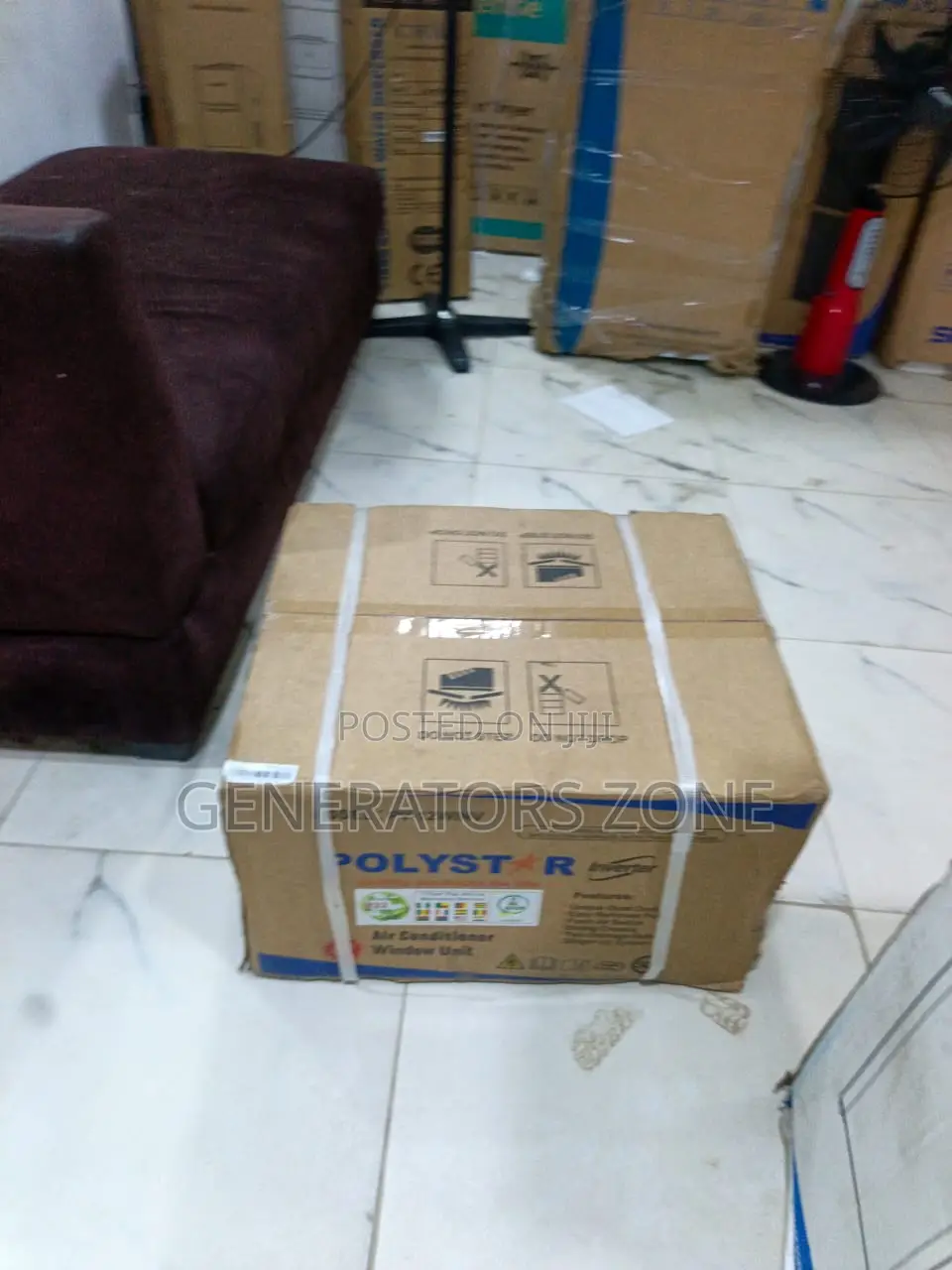 Polystar PV-12WINV Low Noise Window AC
