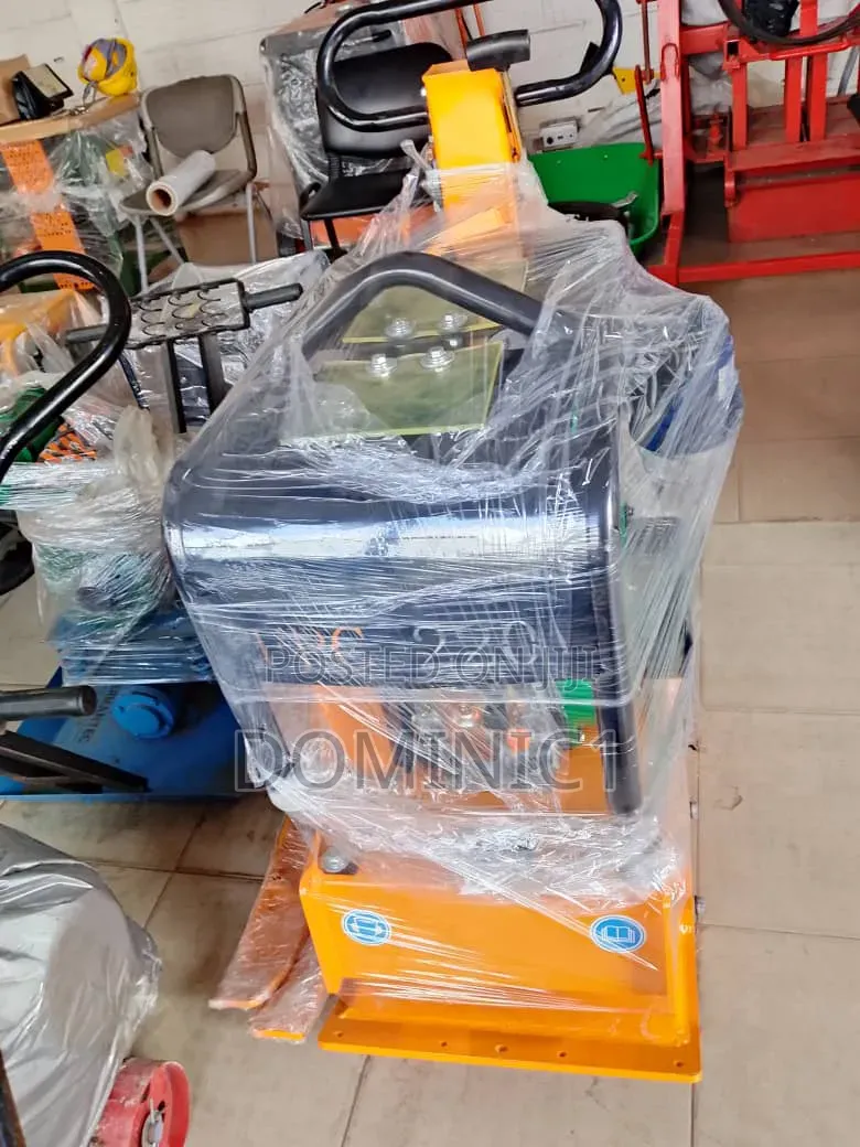 Reversible Plate Compactor, Specifically Model HZR220.250kg