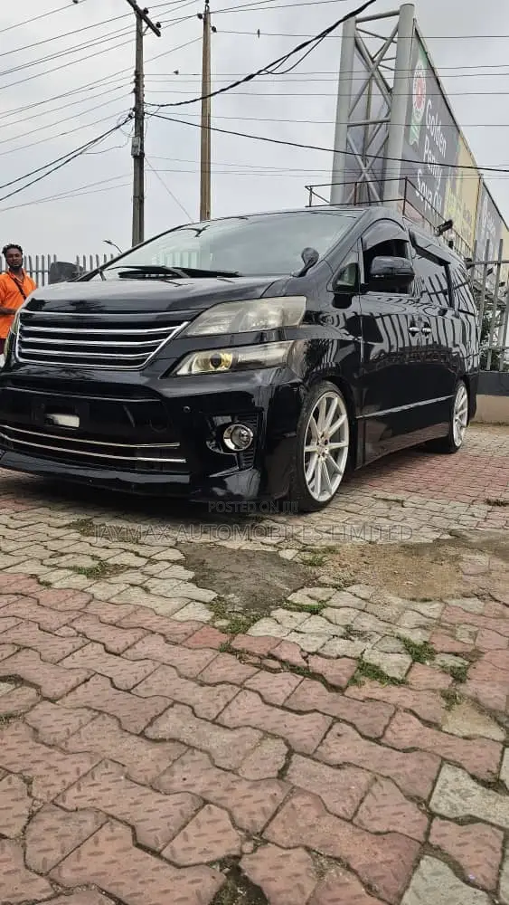 Toyota Vellfire V 2.4 FWD 8-Seater 2013 Black