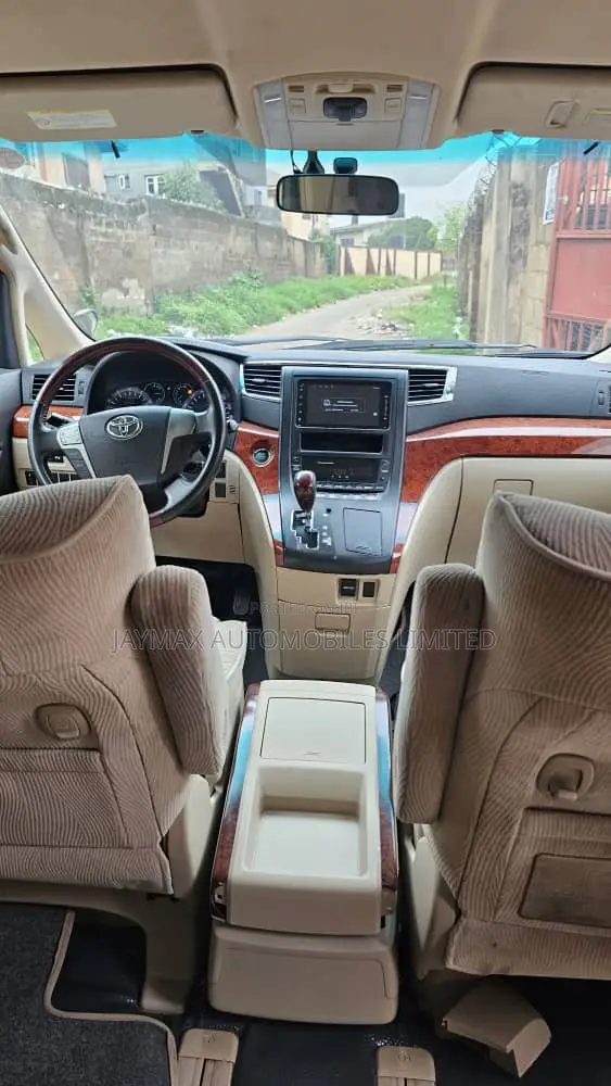 Toyota Vellfire V 2.4 FWD 8-Seater 2013 Black