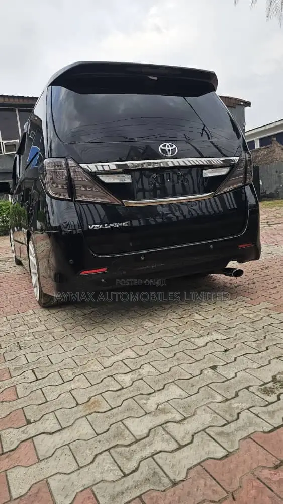 Toyota Vellfire V 2.4 FWD 8-Seater 2013 Black