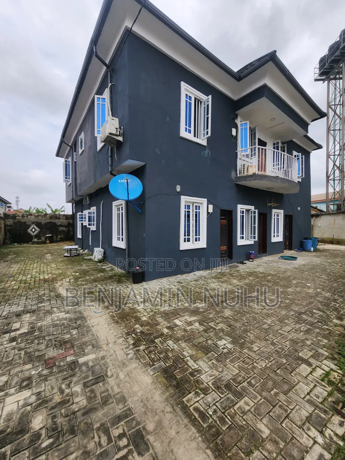 1bdrm Block of Flats in In A Close Facing, Off Lekki-Epe Expressway