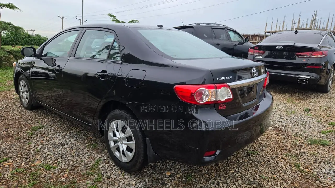 Toyota Corolla LE 4dr Sedan (1.8L 4cyl 4A) 2012 Black