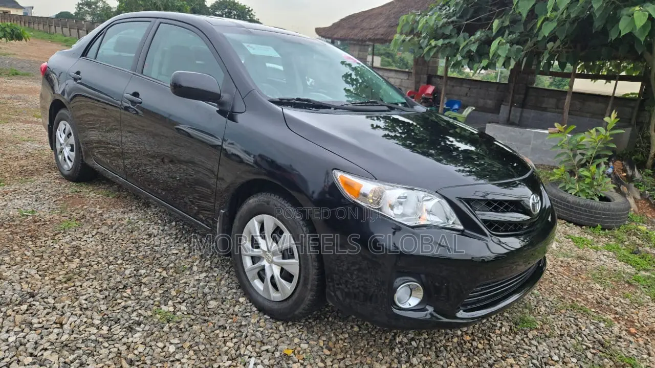 Toyota Corolla LE 4dr Sedan (1.8L 4cyl 4A) 2012 Black