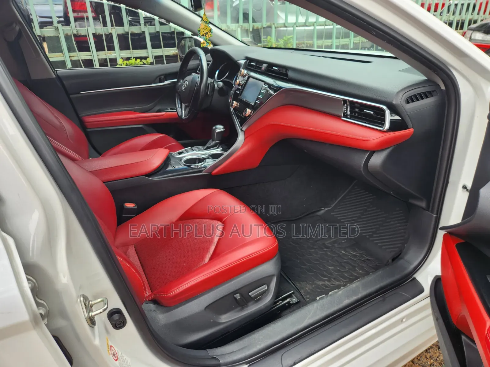 Toyota Camry 2018 White