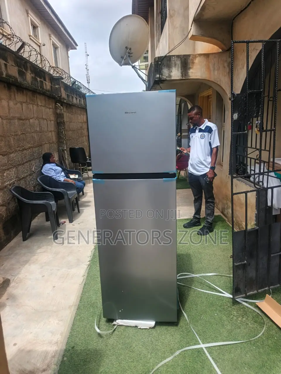 Hisense 360L Elegant Double Door Refrigerator