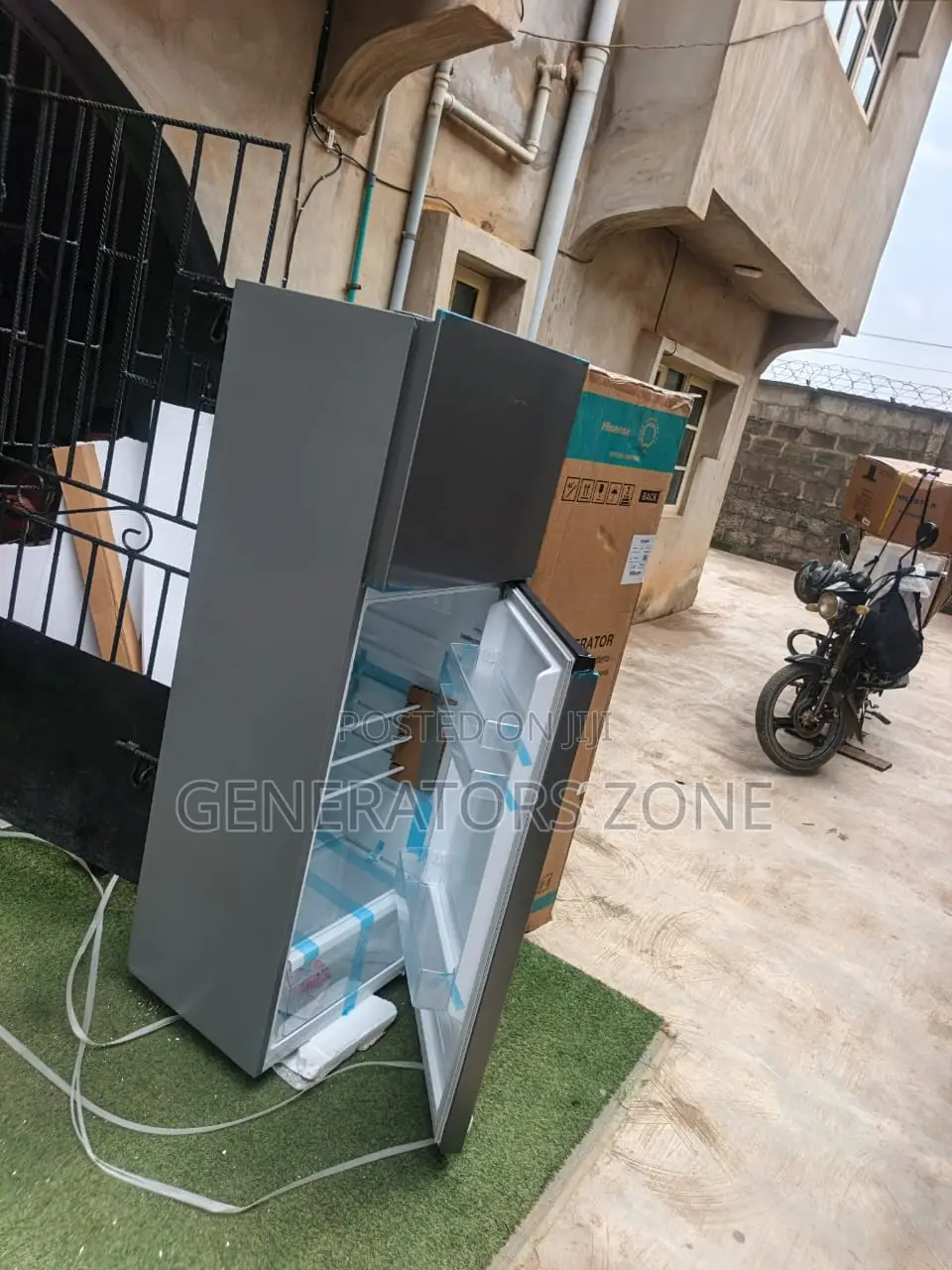 Hisense 360L Refrigerator With Big Vegetable Box