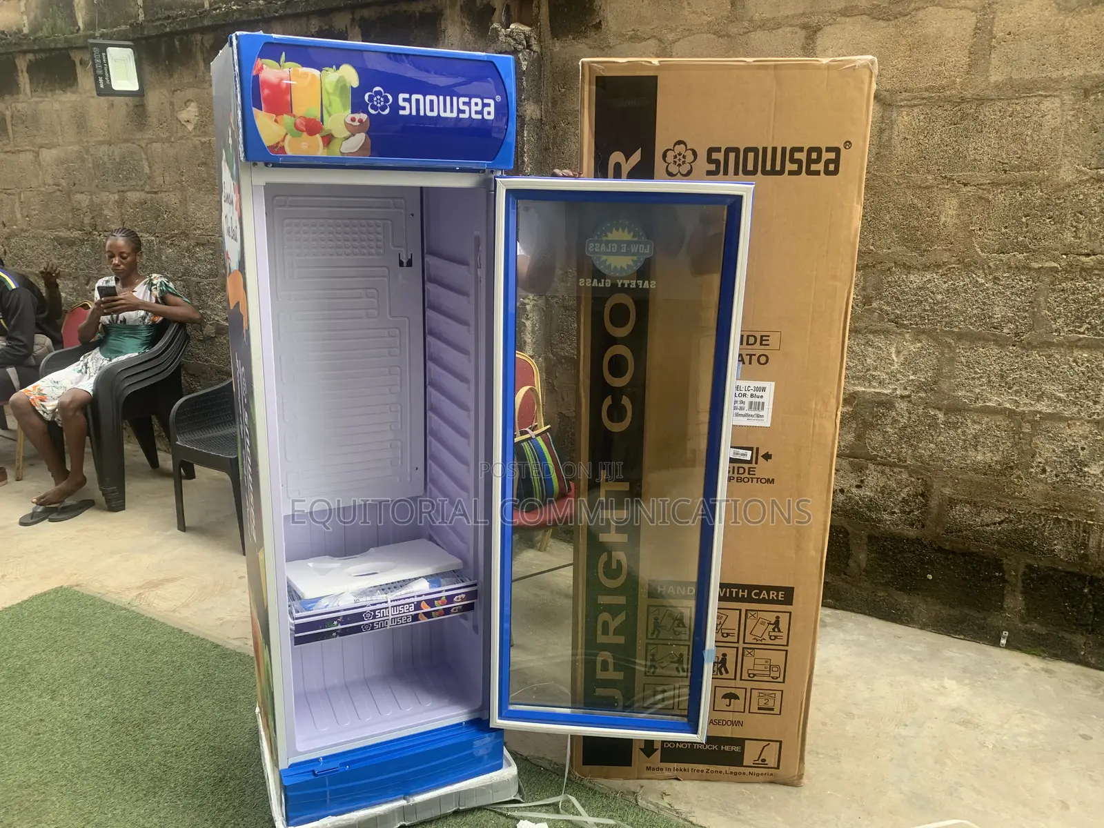 Snowsea LC-300 Soft Drink Showcase Chiller