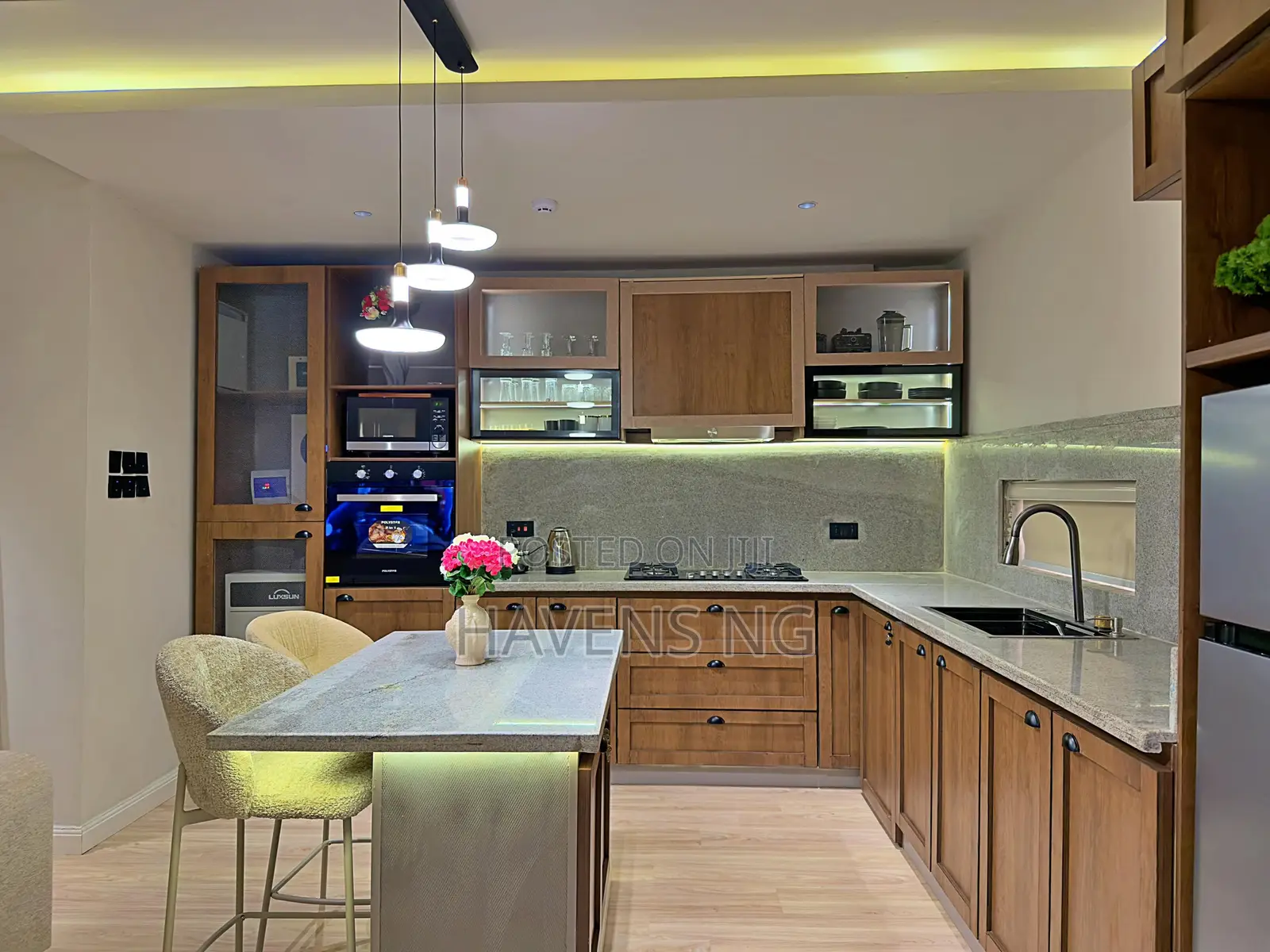 Newly Launched Luxury 2-Bedroom Maisonette With PS5
