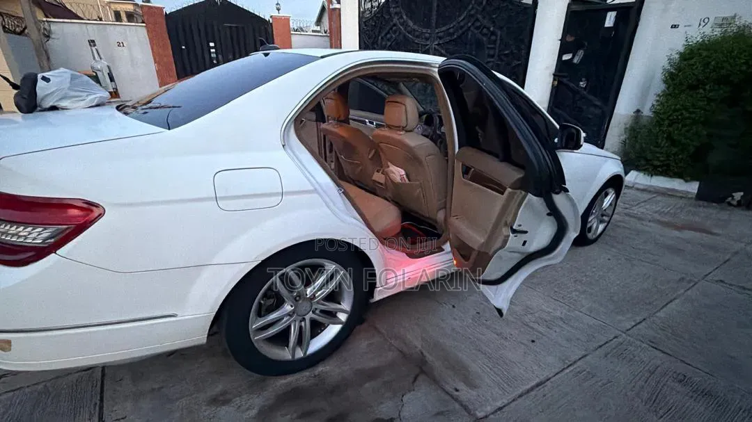Mercedes-Benz C300 2008 White