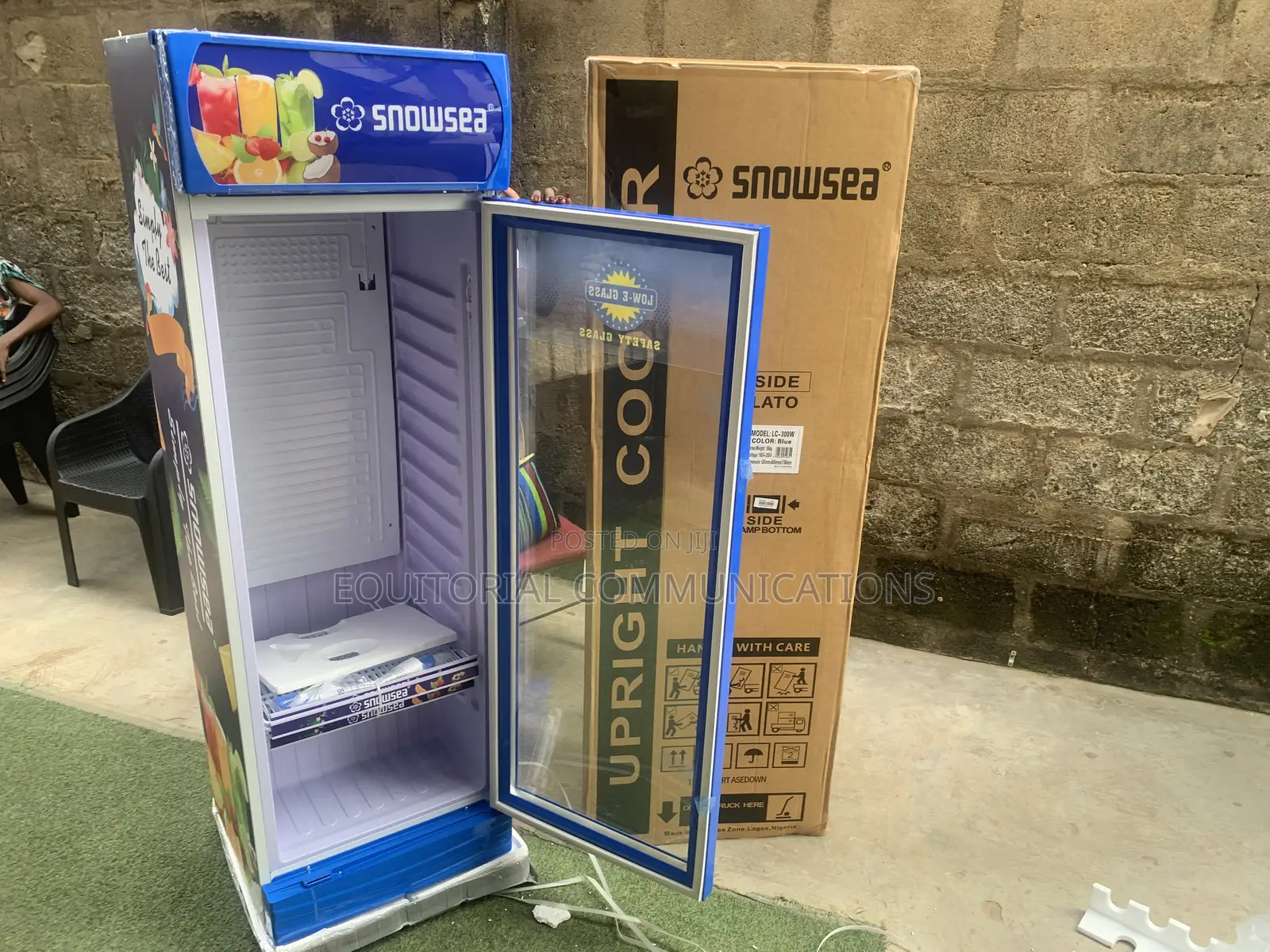 Snowsea LC-300 Beverage Chiller With Glass Door