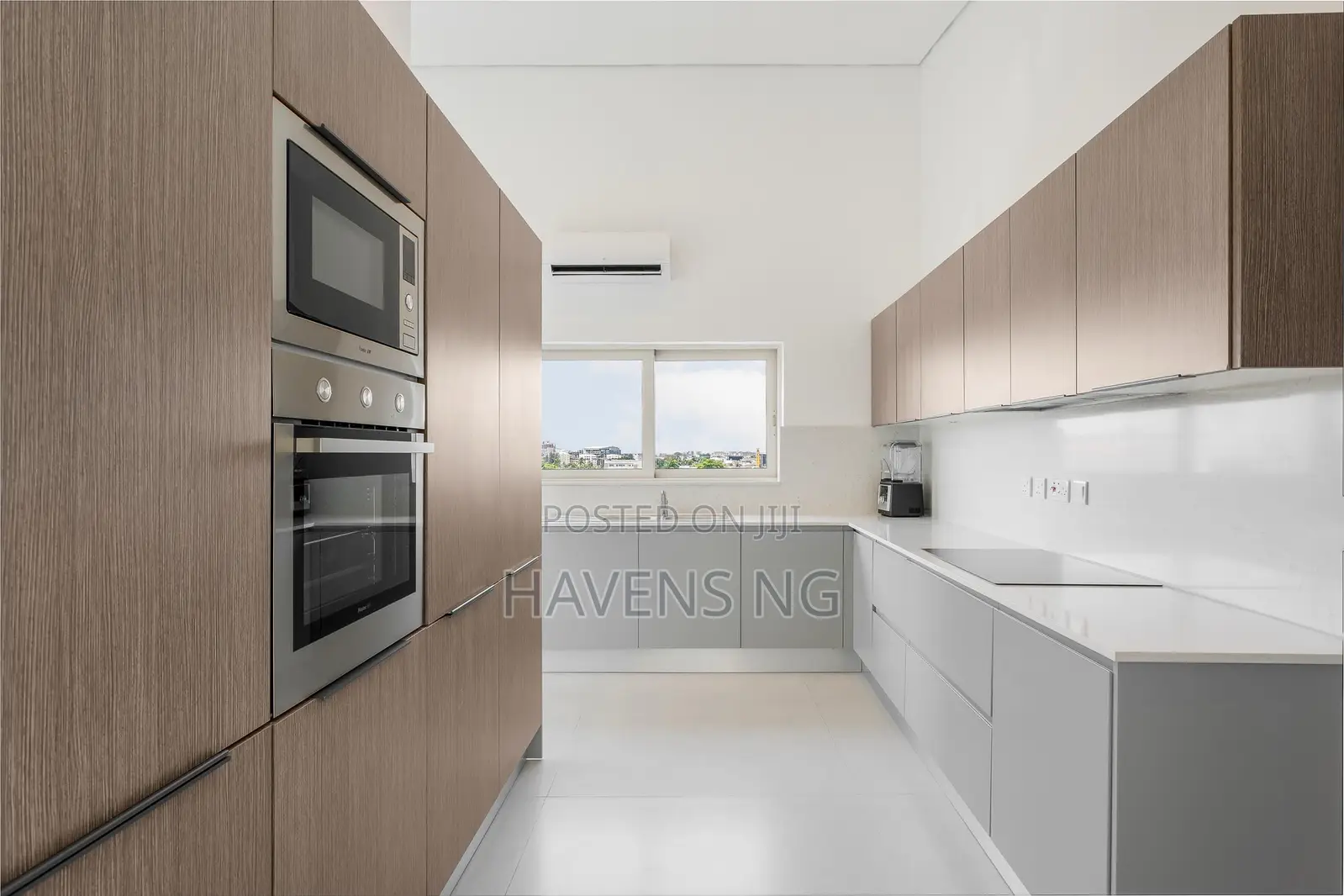 Grand 2-Bedroom Penthouse Suite With a Private Terrace