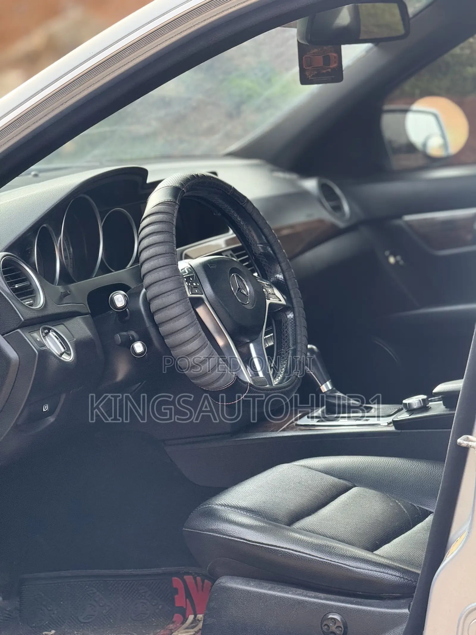 Mercedes-Benz C300 2013 Blue