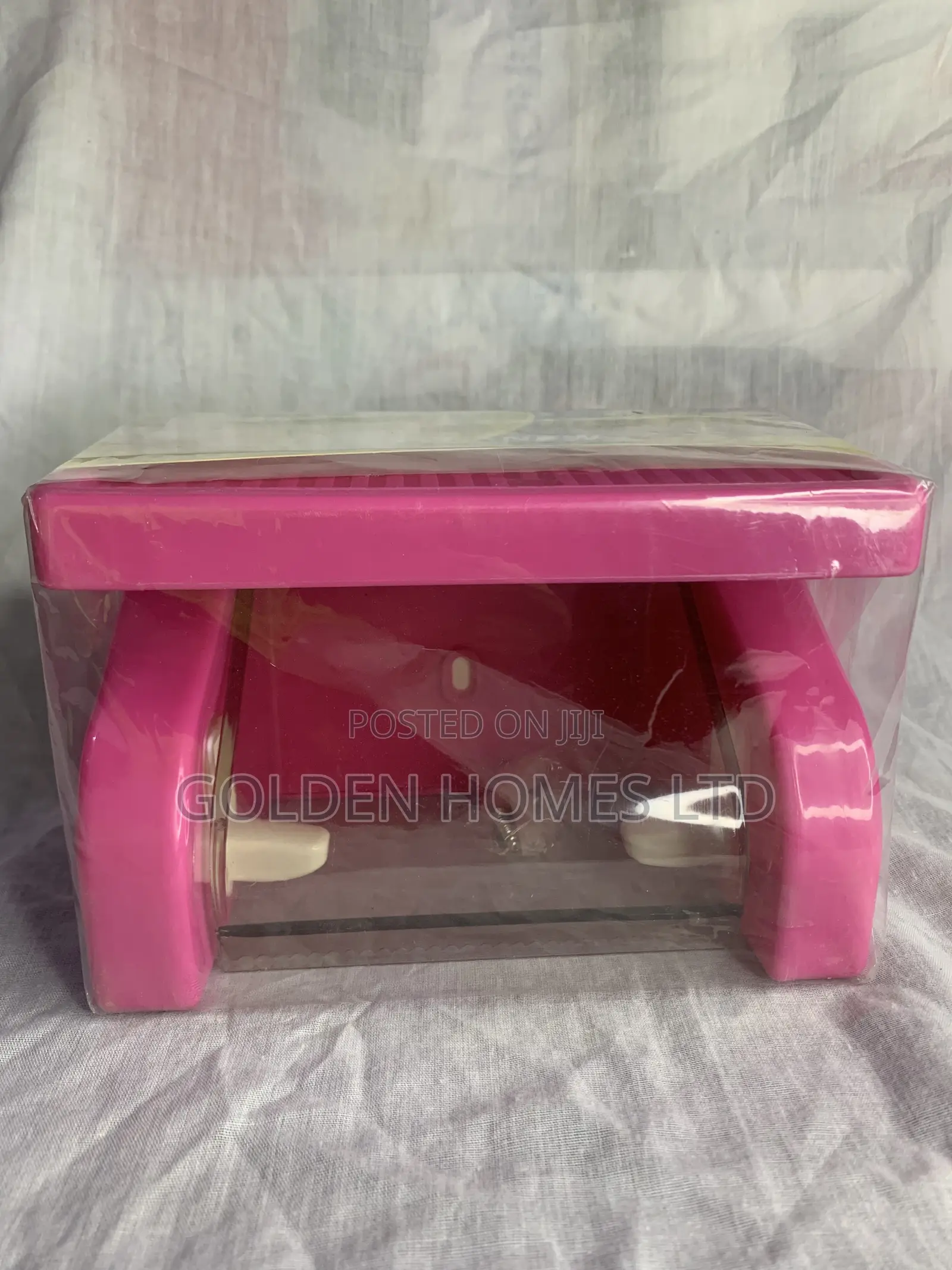 Tissue Holder