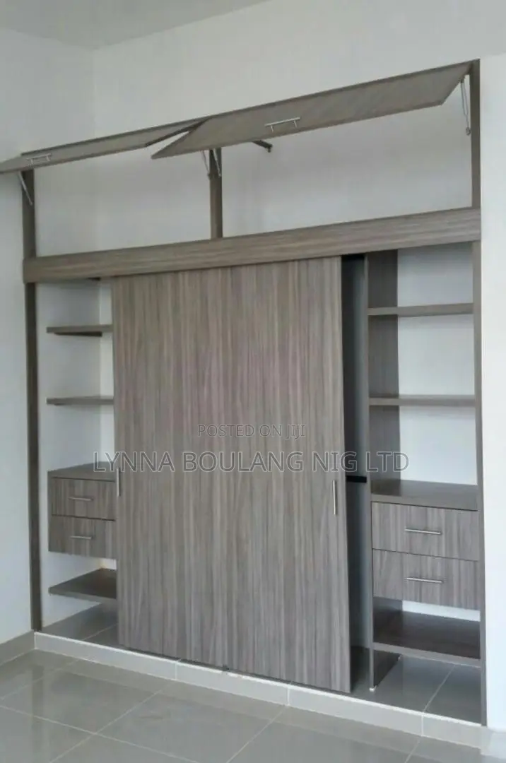 4 X 2.9 Wardrobes