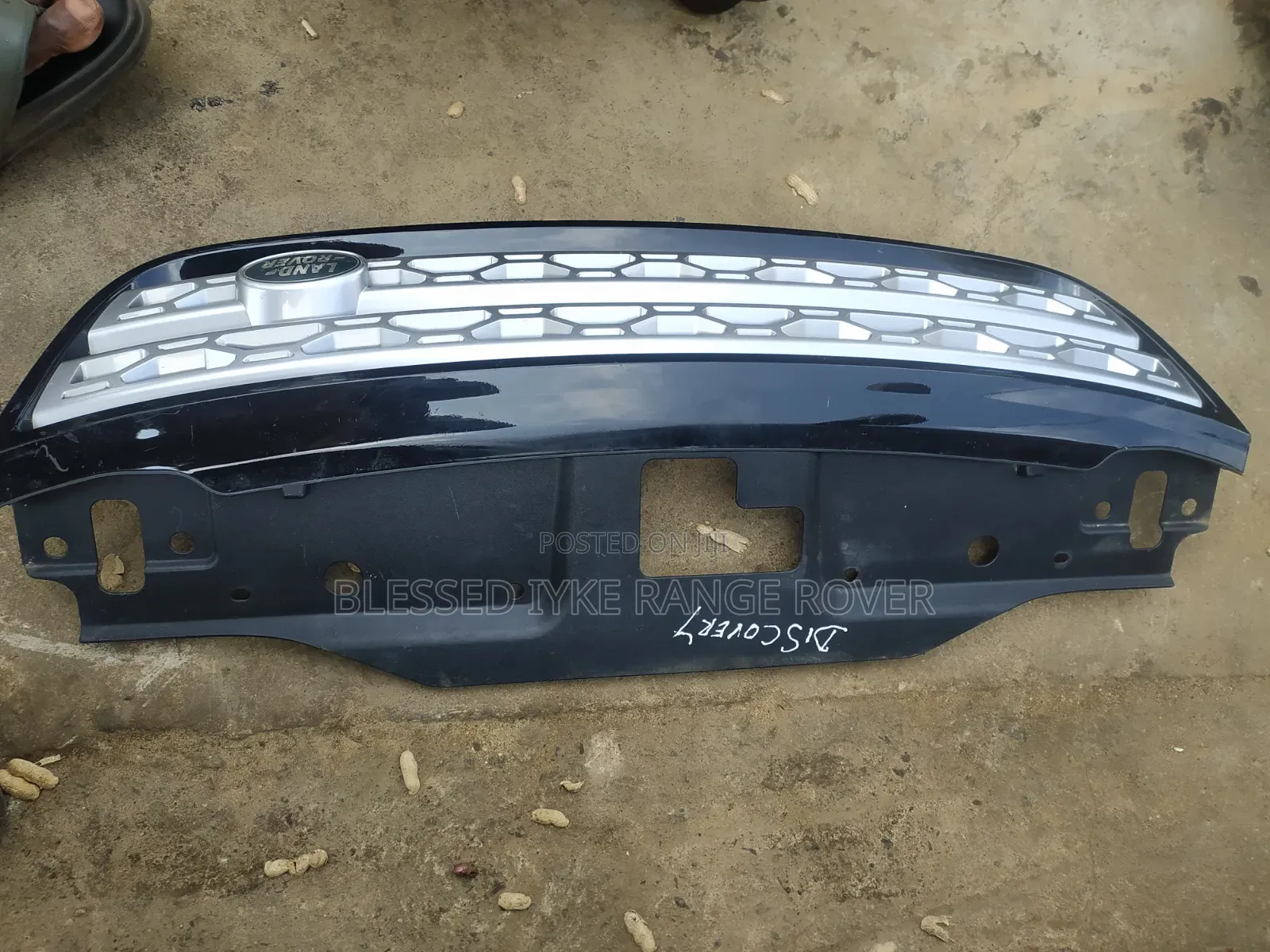 Land Rover Discovery Front Grille 2018 /2022