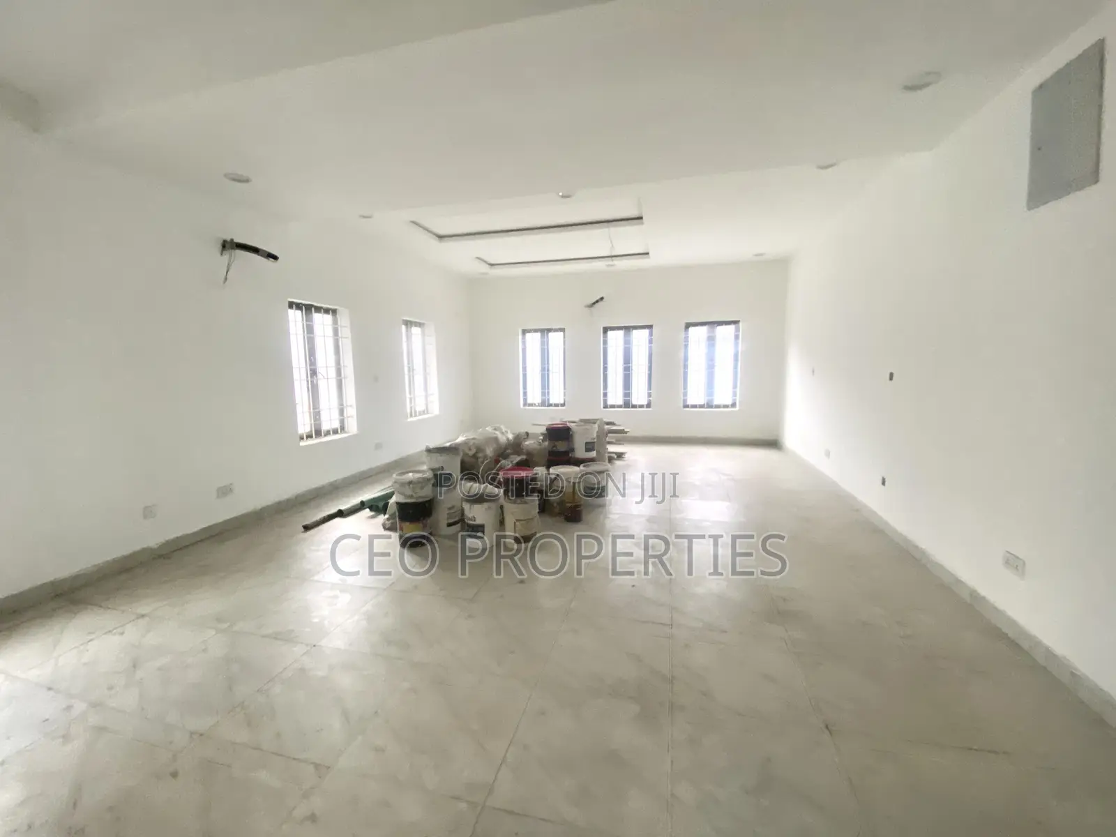 195sqm Ground Floor Warehouse, Store, Office Etc Space