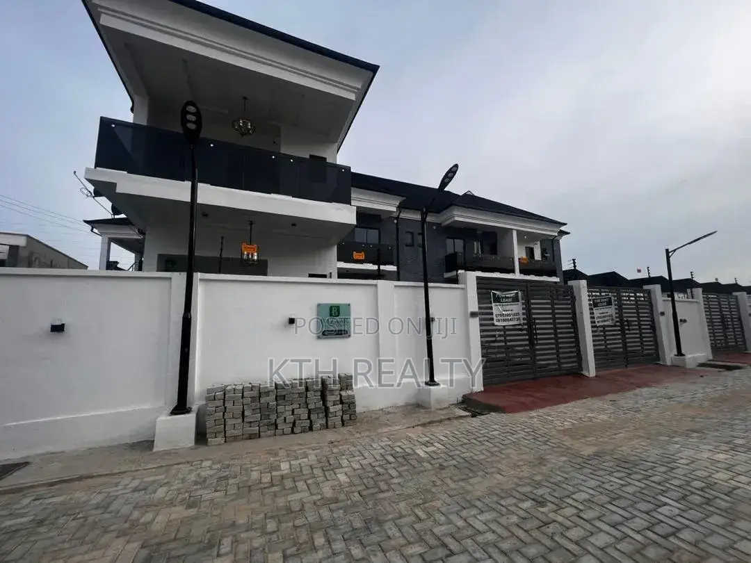 3bdrm Duplex in Dpkay Estate, Lekki Phase 2 for rent