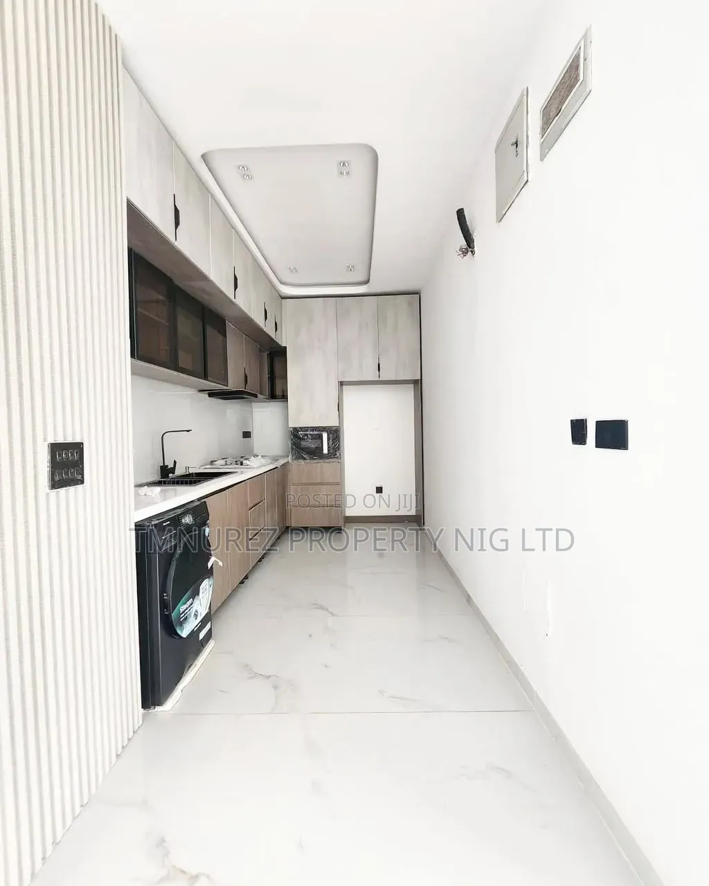 2bdrm Apartment in Lekki Phase 1 for rent